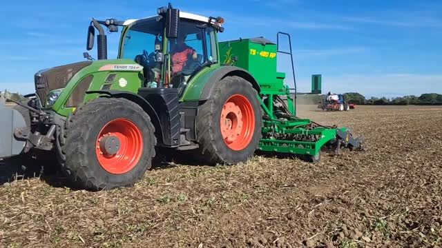 The Güttler SuperMaxx CULTI at Agrii's Appleton Roebuck direct drilling day